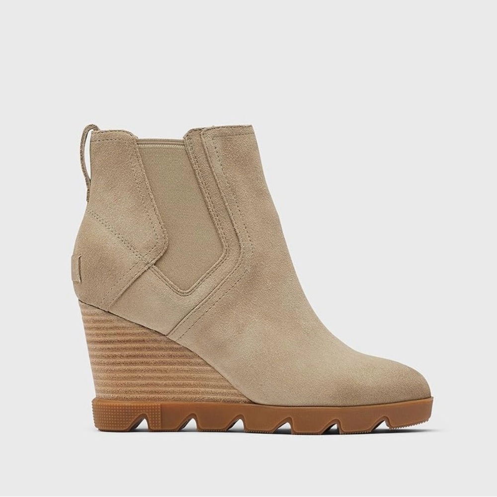 NWOB SOREL Joan Uptown Chelsea Booties size 11 original price $200